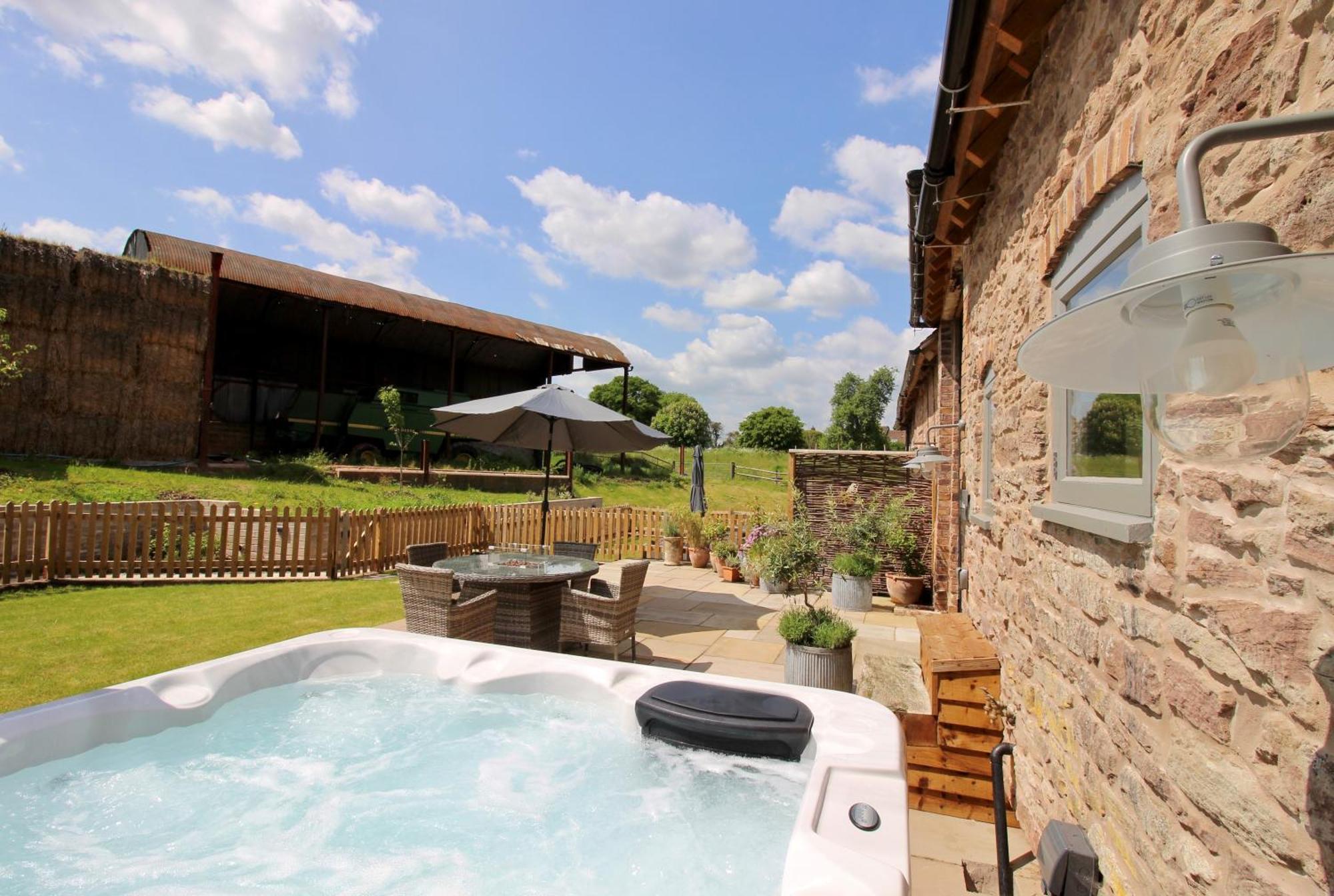 Appartamento The Cart House - Beautiful Contemporary Barn - Hot Tub Bridgnorth Esterno foto
