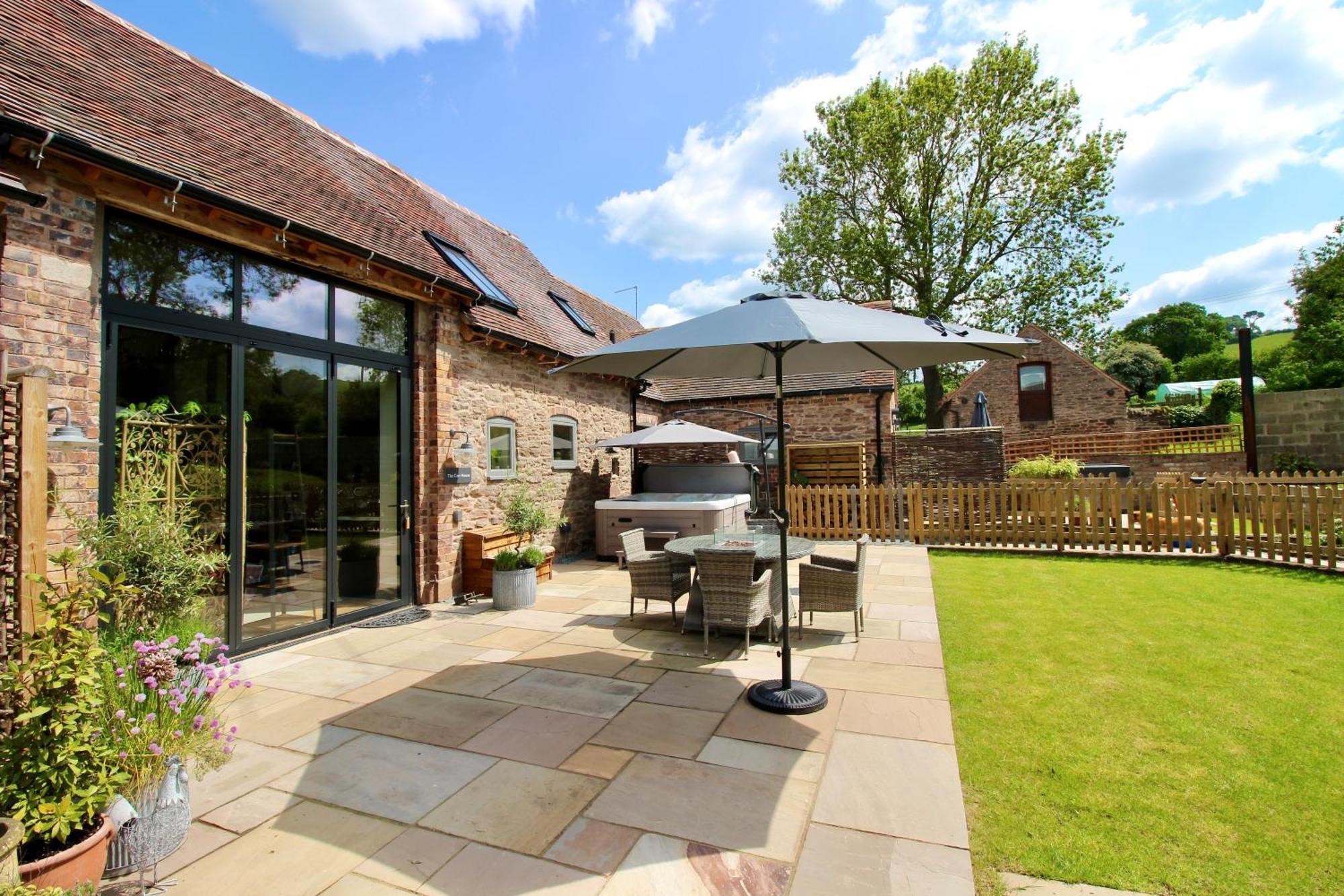 Appartamento The Cart House - Beautiful Contemporary Barn - Hot Tub Bridgnorth Esterno foto
