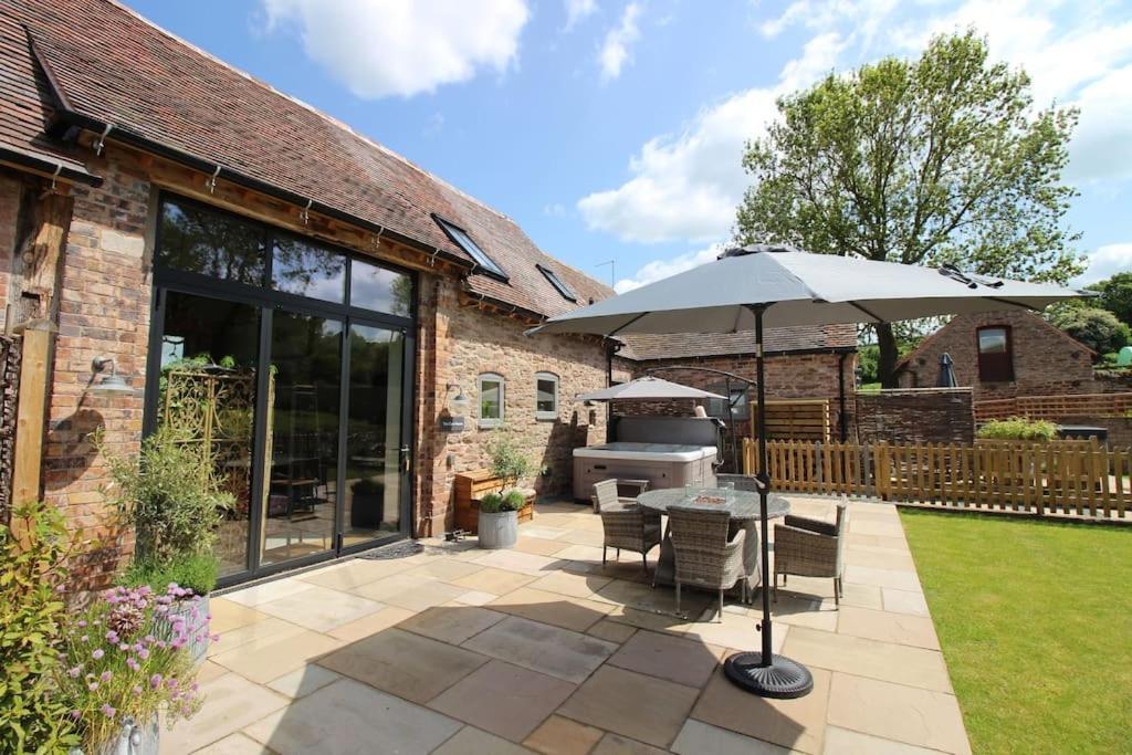 Appartamento The Cart House - Beautiful Contemporary Barn - Hot Tub Bridgnorth Esterno foto