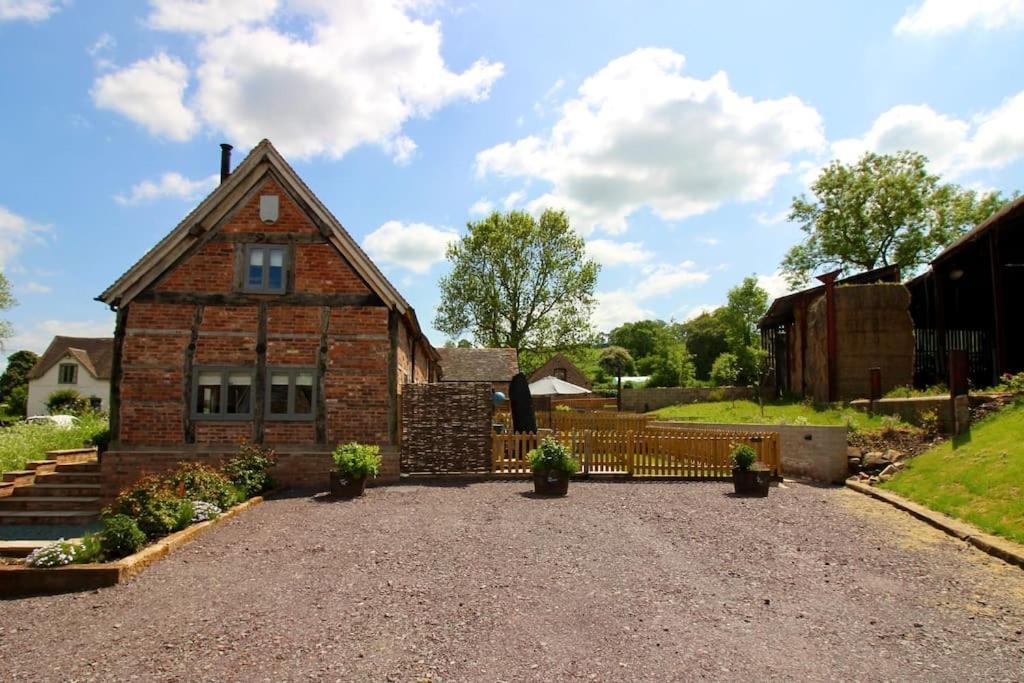 Appartamento The Cart House - Beautiful Contemporary Barn - Hot Tub Bridgnorth Esterno foto